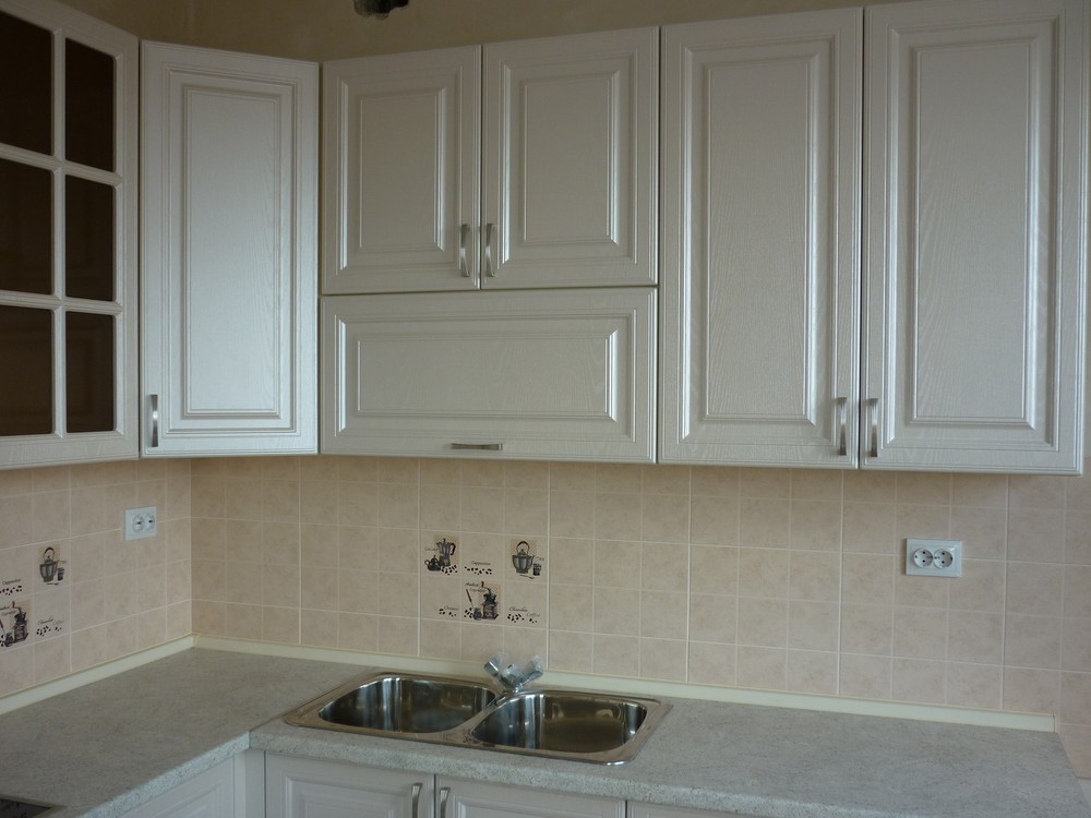 Белый кухонный гарнитур-Кухня МДФ в ПВХ «Модель 169»-фото2