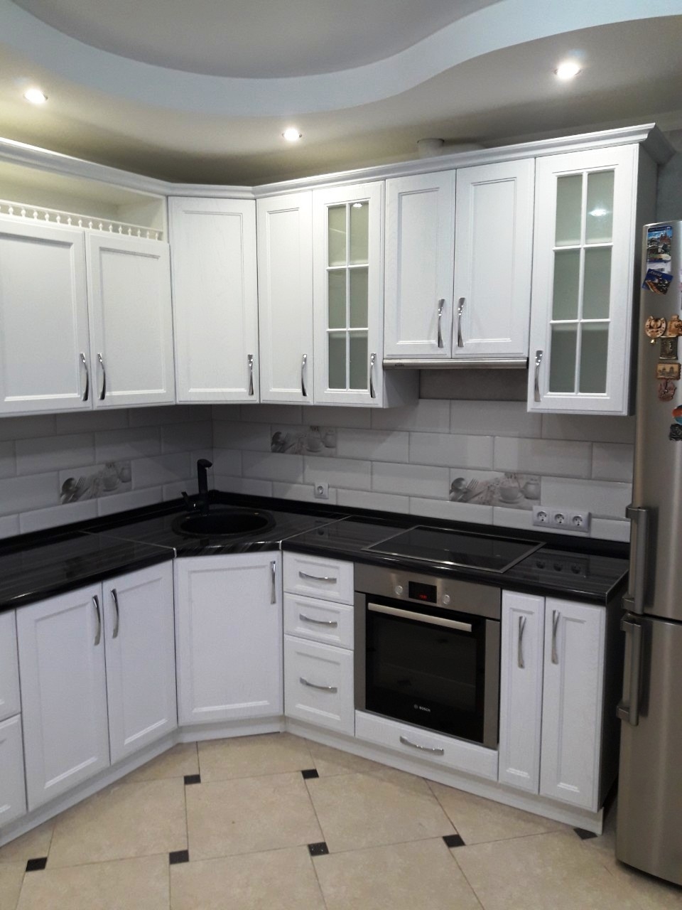 Белый кухонный гарнитур-Кухня МДФ в ПВХ «Модель 540»-фото1